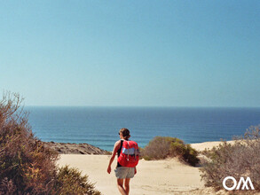 Hike through the Istmo de La Pared